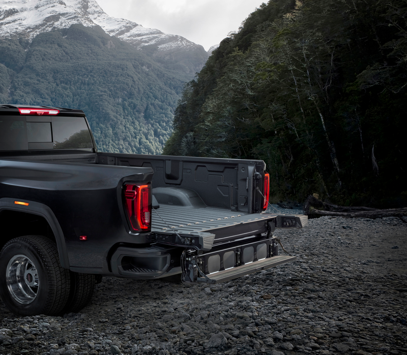 Illustration for article titled The 2020 GMC Sierra HD Adds Luxury and Loses That Face